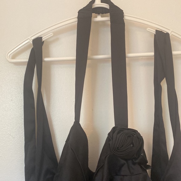 Black satin top halter dress with flowers - Picture 7 of 7